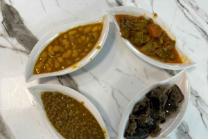 Kameliratsastus Marrakechissa lounaalla (paikallinen ravintola)