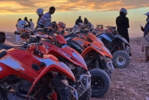Aventure dans le désert : Quad, balade à dos de chameau et dîner étoilé