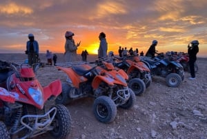 Aventure dans le désert : Quad, balade à dos de chameau et dîner étoilé