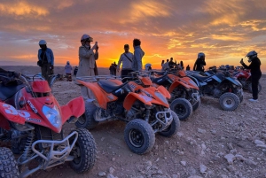 Aventure dans le désert : Quad, balade à dos de chameau et dîner étoilé