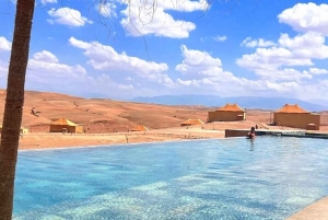 アガファイ砂漠のベルベルキャンプで夕日とショーを眺めながらディナー