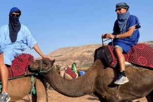 Cena nel deserto di Agafay da Marrakech e giro in cammello