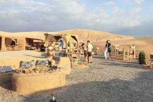 Marrakesh: Pôr do sol no deserto de Agafay, passeio de camelo, jantar e show