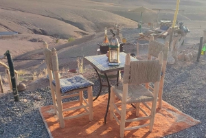 Marrakech : coucher de soleil dans le désert d'Agafay, balade à dos de chameau, dîner et spectacle