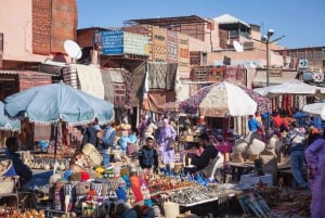 Marrakech: Agafayn aavikkokilpailu, kameliratsastus, illallinen, show