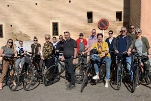 Circuit cycliste en néerlandais à travers Marrakech.