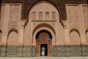 Marrakech : Voyage de 3 jours à Fès avec surf des sables et promenade à dos de chameau