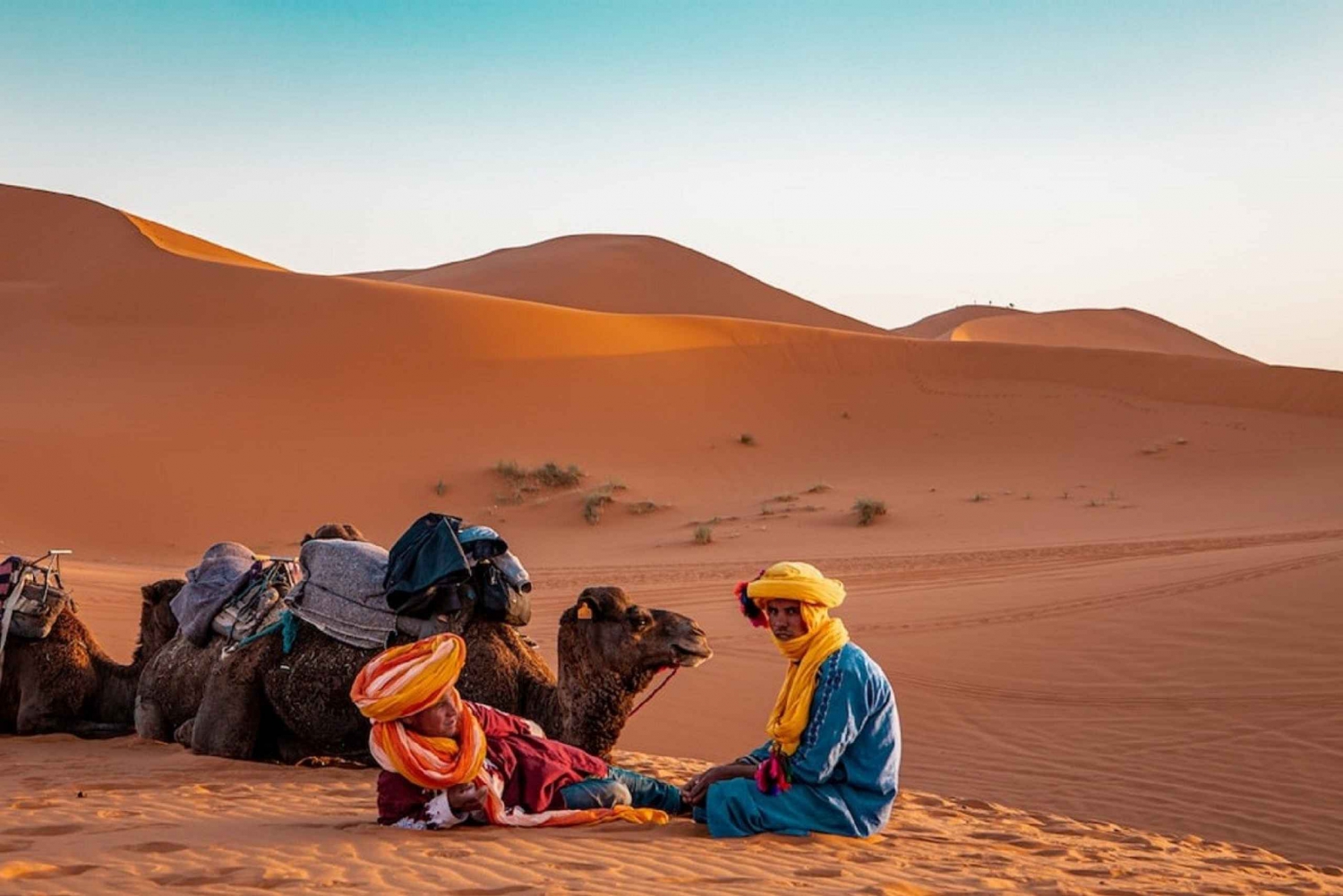De Fès à Marrakech via Marzouga : 2 jours et 1 nuit de visite nocturne dans le désert