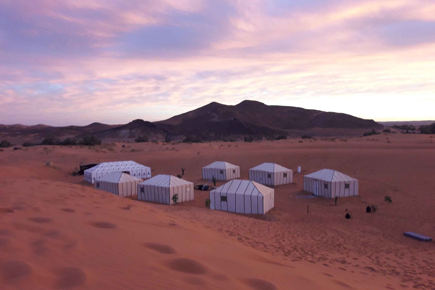 Von Fes: 2-tägige Wüstentour nach Marrakesch mit Luxuscamp