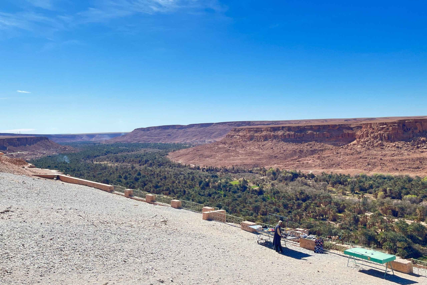 Von Fes: 2-tägige Wüstentour nach Marrakesch mit Luxuscamp