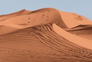 A partir de Fez: viagem de 2 dias com ida e volta pelo deserto de Merzouga e passeio de camelo