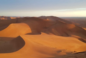 Desde Fez: Excursión de 2 días por el Sáhara con paseo en camello y Sandboarding