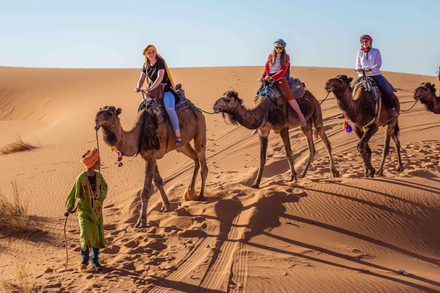 Desde Fez: Excursión de 2 días por el desierto a Marrakech vía Merzouga