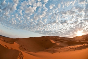 Fezistä: 2-päiväinen aavikkoretki Marrakechiin Merzougan kautta Marrakechiin.