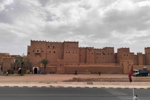 Au départ de Marrakech, 2 jours d'excursion dans le Sahara pour découvrir le désert de Zagora et les Kasbahs