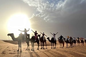 Desde Marrakech: tour de 3 días por el desierto de Merzouga con paseo en camello