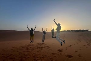 Desde Marrakech: tour de 3 días por el desierto de Merzouga con paseo en camello