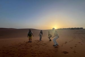 Desde Marrakech: tour de 3 días por el desierto de Merzouga con paseo en camello