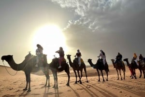Desde Marrakech: tour de 3 días por el desierto de Merzouga con paseo en camello
