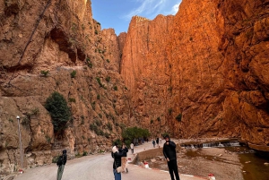 Desde Marrakech: tour de 3 días por el desierto de Merzouga con tienda privada