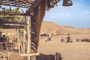 Vanuit Marrakech: Agafay woestijn kamelentocht en diner en show