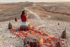 Vanuit Marrakech: Agafay woestijndiner en kamelenrit bij zonsondergang