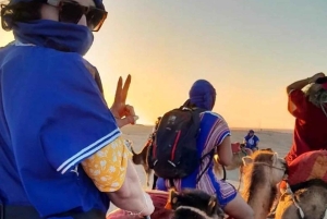 Au départ de Marrakech : Promenade à cheval dans le désert d'Agafay avec coucher de soleil