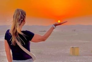 マラケシュ発：アガファイ砂漠で四輪バギー＆ラクダ乗り＆ディナーショーをお楽しみください