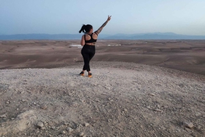 マラケシュ発：アガファイ砂漠で四輪バギー＆ラクダ乗り＆ディナーショーをお楽しみください