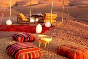 Desde Marrakech: Cena al atardecer en el desierto de Agafay y paseo en camello