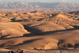 Marrakech: Agafay woestijndiner met kamelenrit en show