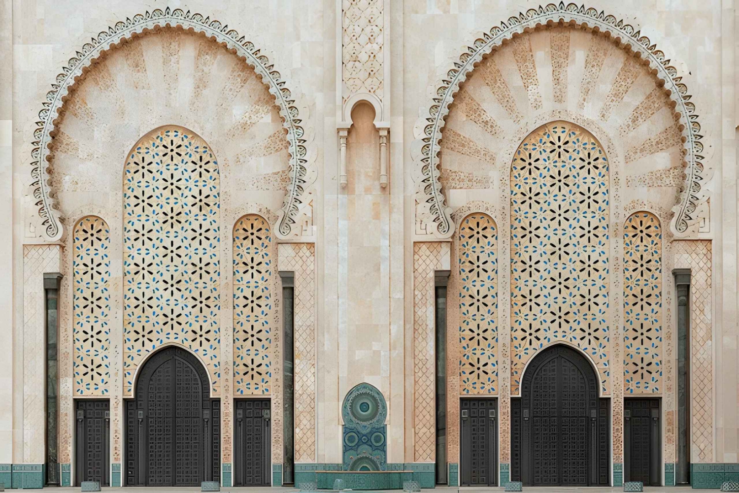 マラケシュ発：カサブランカ日帰り旅行体験