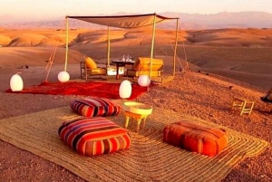 Desde Marrakech: Cena en el desierto de Agafay con puesta de sol y estrellas
