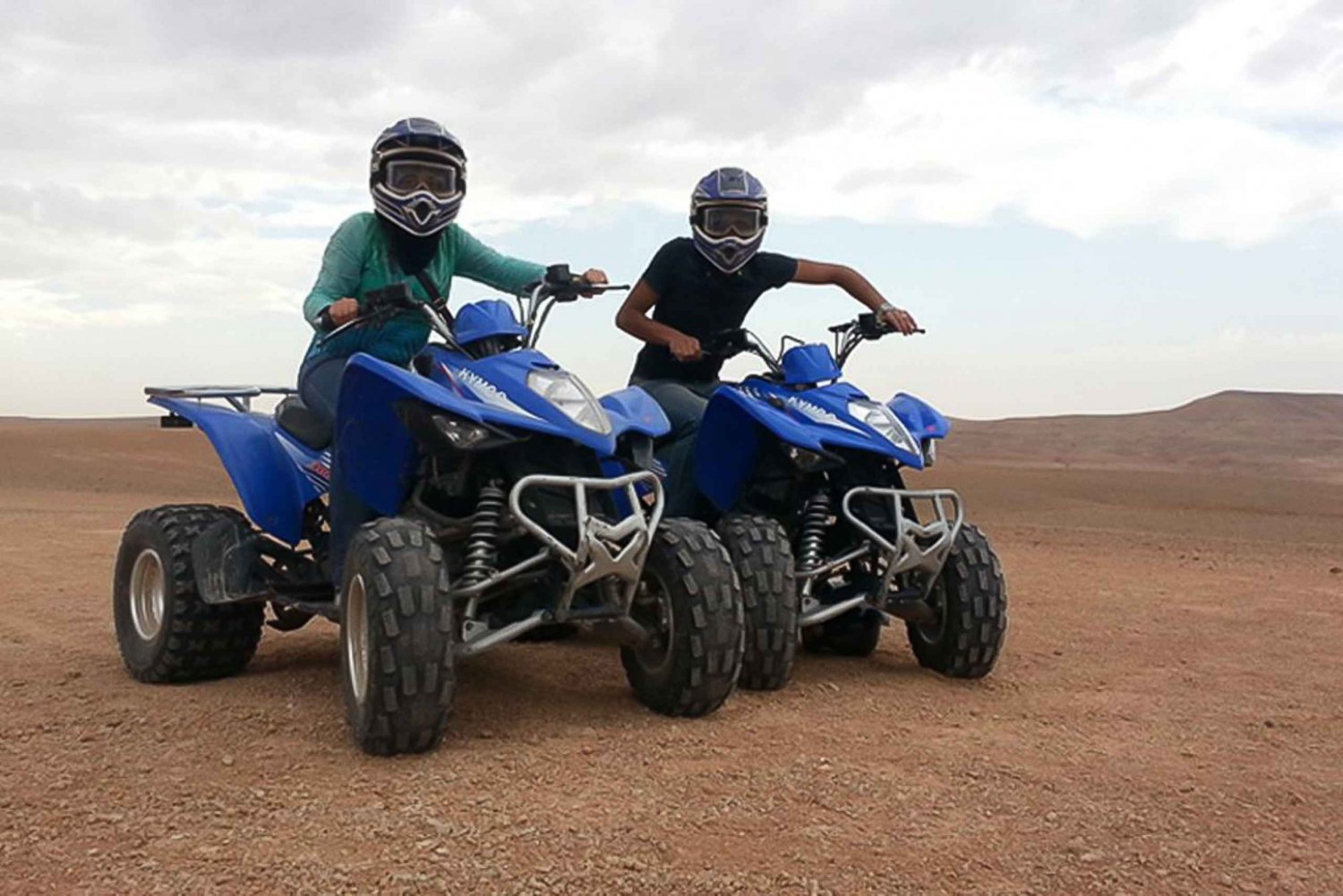 De Marrakech: Tour guiado de quadriciclo no deserto de Agafay
