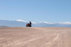 Z Marrakeszu: Wycieczka z przewodnikiem na quadach po pustyni Agafay