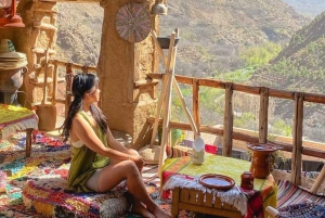 マラケシュ発：イムリル村とキク高原への日帰り旅行