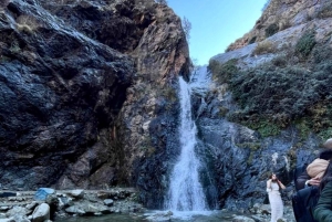 マラケシュ発：ウリカ渓谷の自然ツアー＆滝（ランチ付き）