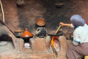 マラケシュ発：ウリカ渓谷の自然ツアー＆滝（ランチ付き）