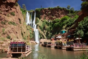 Desde Marrakech: Excursión de un día completo a las cataratas de Ouzoud con tour en barco