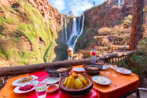 Marrakesh: Viagem de 1 dia com guia para as cachoeiras de Ouzoud e passeio de barco