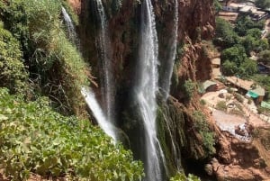 Marrakech: Viagem de 1 dia às cachoeiras de Ouzoud com guia e passeio de barco