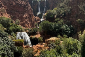 Marrakech: Viagem de 1 dia às cachoeiras de Ouzoud com guia e passeio de barco