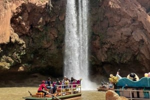 Marrakech: Ouzoud vattenfall Dagsutflykt med guide och båttur