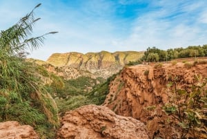 Au départ de Marrakech : Randonnée guidée et excursion en bateau aux cascades d'Ouzoud