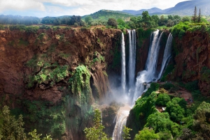 Depuis Marrakech : visite guidée des cascades d'Ouzoud et sortie en bateau