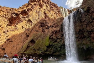 Desde Marrakech Excursión guiada a las Cascadas de Ouzoud con paseo en barco