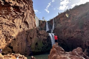 Desde Marrakech Excursión guiada a las Cascadas de Ouzoud con paseo en barco