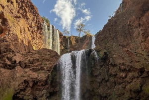 Desde Marrakech Excursión guiada a las Cascadas de Ouzoud con paseo en barco