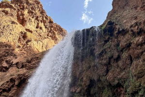 Desde Marrakech Excursión guiada a las Cascadas de Ouzoud con paseo en barco
