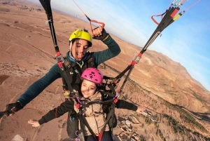 Vanuit Marrakech: Paragliden, kamelenrit en theepauze